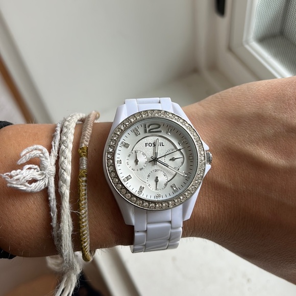White Fossil Watch - Picture 1 of 3